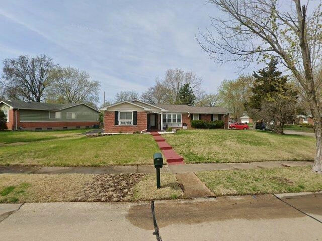 House image located at Florissant, MO 63033