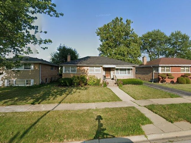 House image located at South Holland, IL 60473