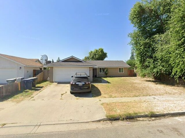 House image located at Tulare, CA 93274