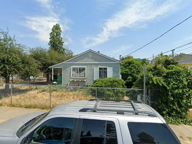 House image located at Oakland, CA 94602