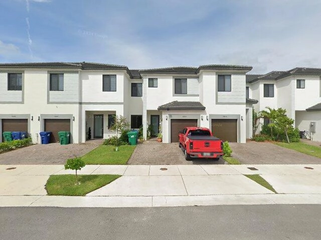 House image located at Miami, FL 33196