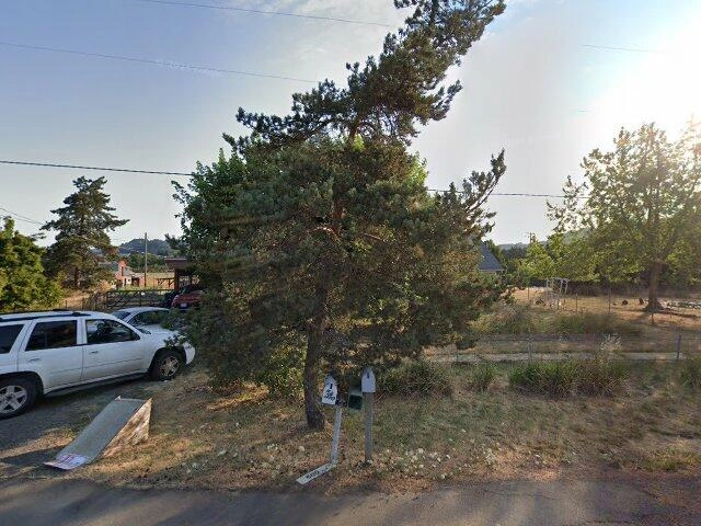 House image located at Eugene, OR 97405