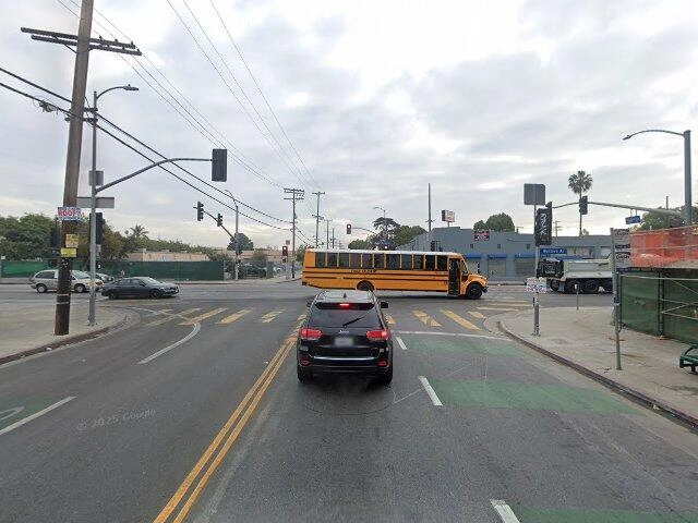 House image located at Moline, IL 61265