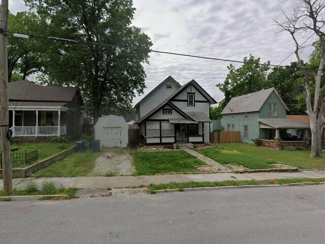 House image located at Carthage, MO 64836