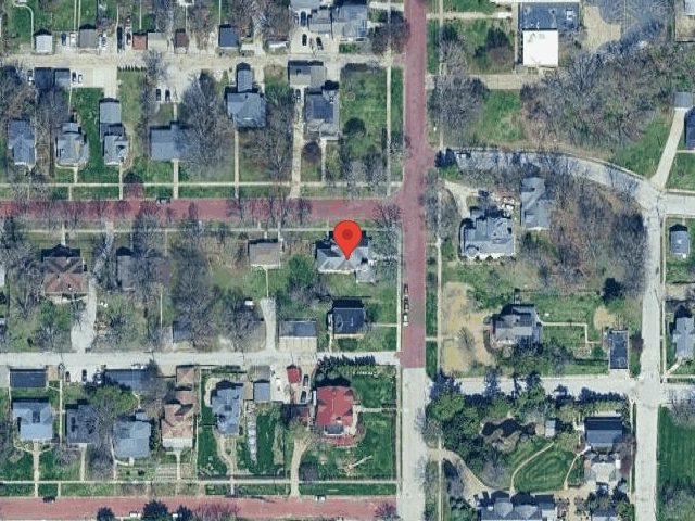 House image located at Davenport, IA 52803