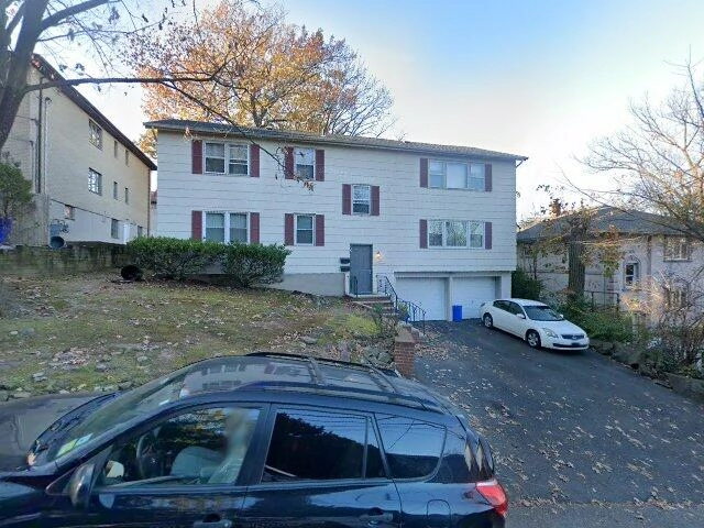 House image located at Ridgefield, NJ 07657