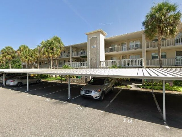 House image located at Dunedin, FL 34698