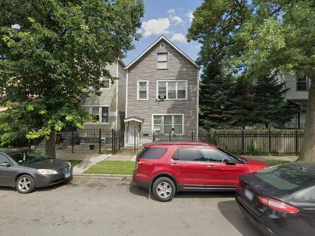 House image located at Chicago, IL 60609