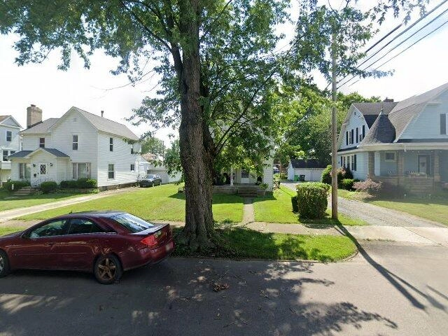 House image located at Akron, OH 44320