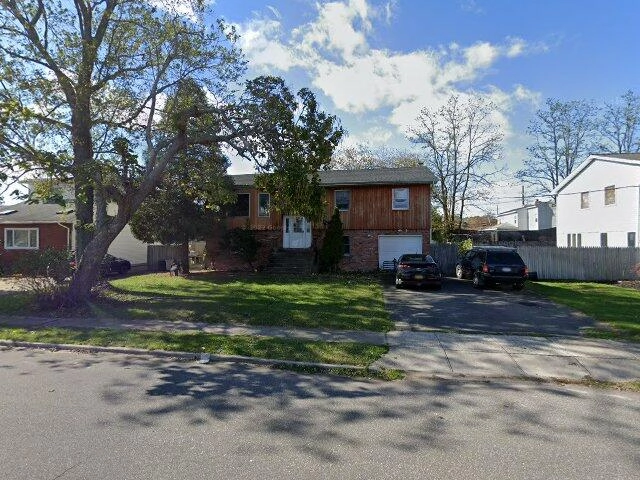 House image located at West Islip, NY 11795