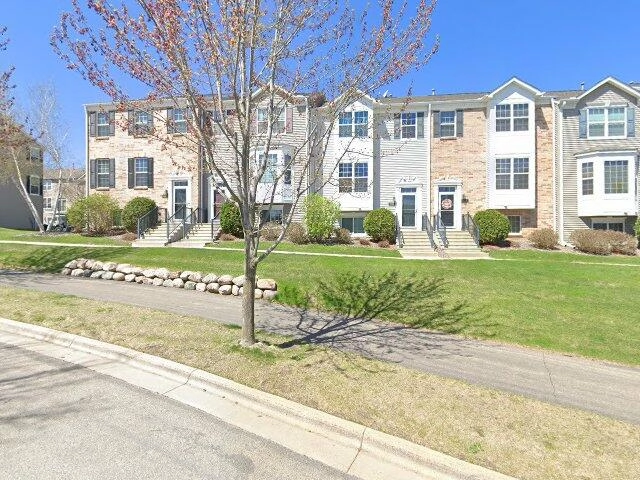 House image located at Eden Prairie, MN 55347