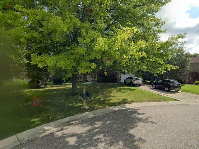 House image located at West Bloomfield, MI 48323