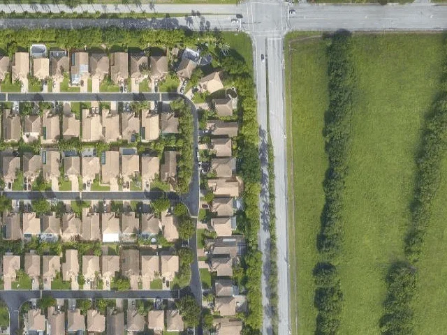 House image located at Miami, FL 33172