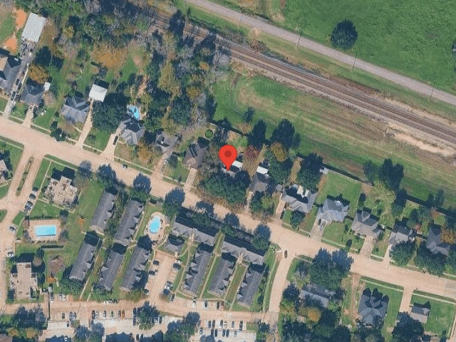 House image located at Alvin, TX 77511