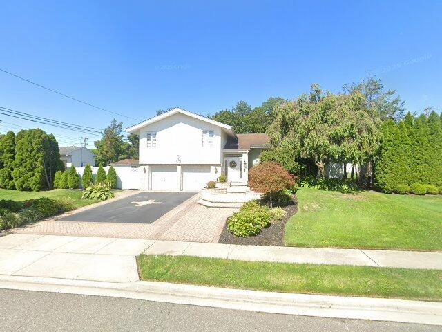 House image located at Jericho, NY 11753