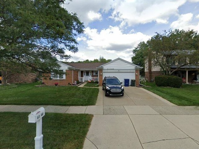 House image located at Canton, MI 48187