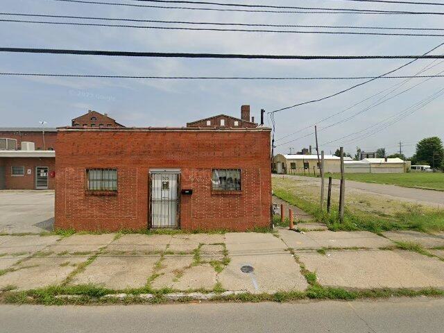 House image located at Louisville, KY 40203