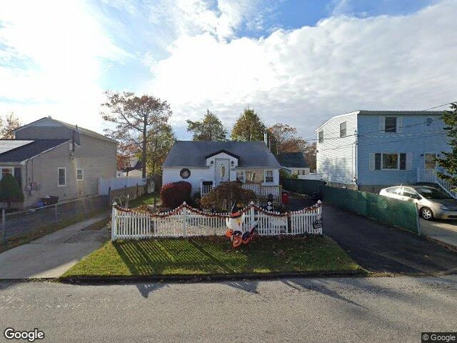 House image located at Lindenhurst, NY 11757