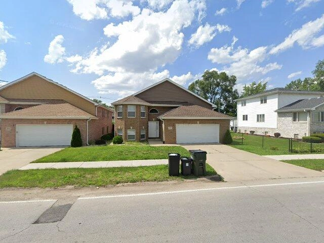 House image located at Robbins, IL 60472