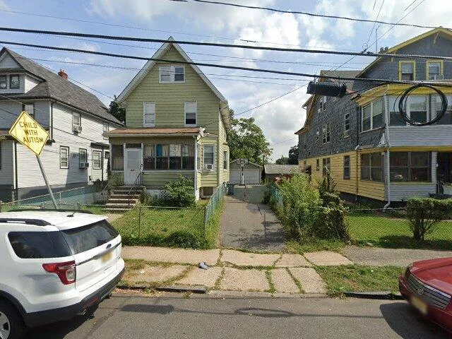 House image located at Newark, NJ 07112