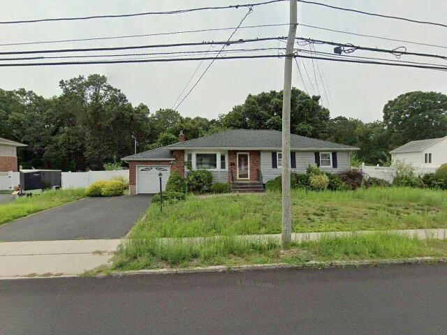 House image located at Farmingdale, NY 11735
