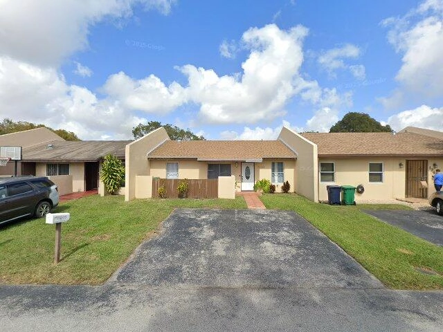 House image located at Miami, FL 33186