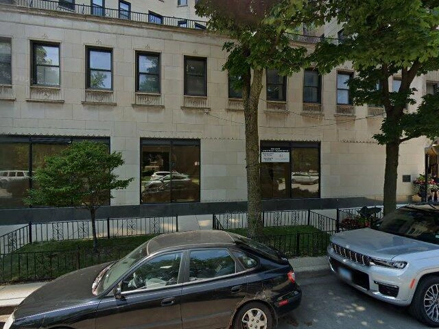 House image located at Chicago, IL 60614