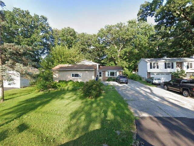 House image located at Grayslake, IL 60030