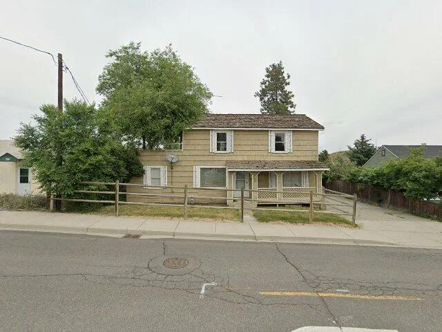 House image located at Selah, WA 98942