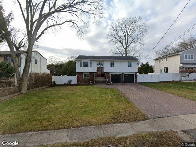 House image located at West Islip, NY 11795