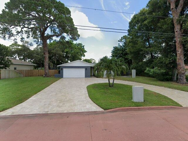 House image located at Saint Petersburg, FL 33705