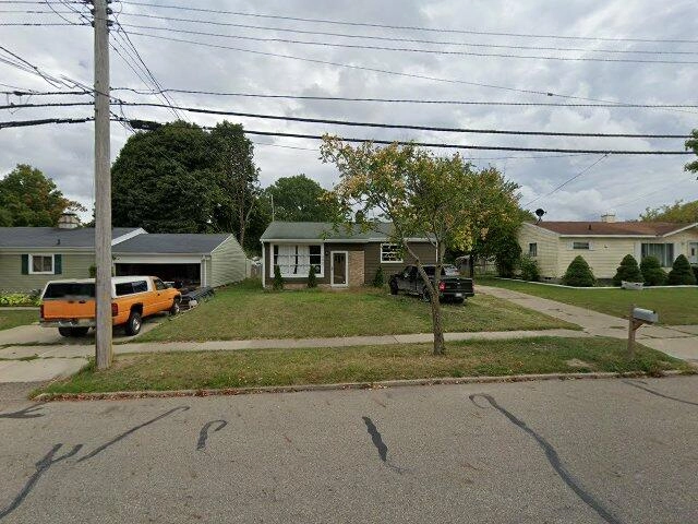 House image located at Lansing, MI 48910