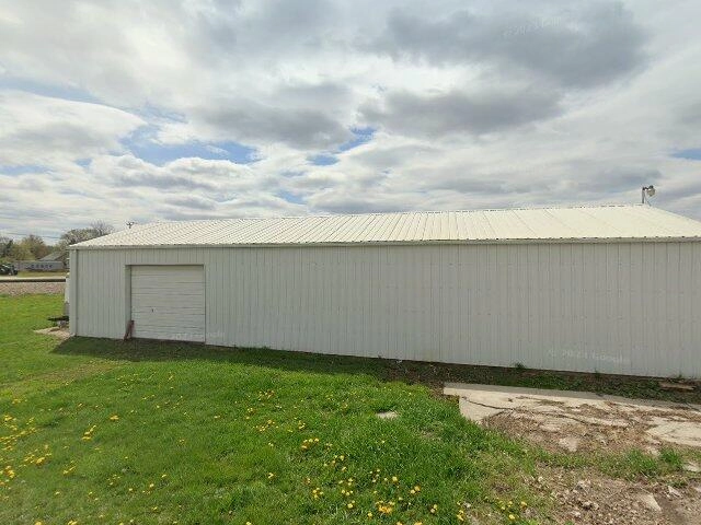 House image located at Newton, IA 50208