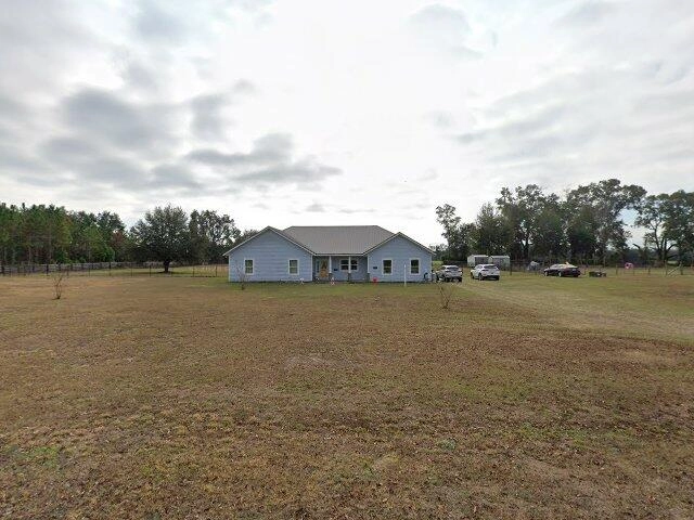 House image located at Trenton, FL 32693