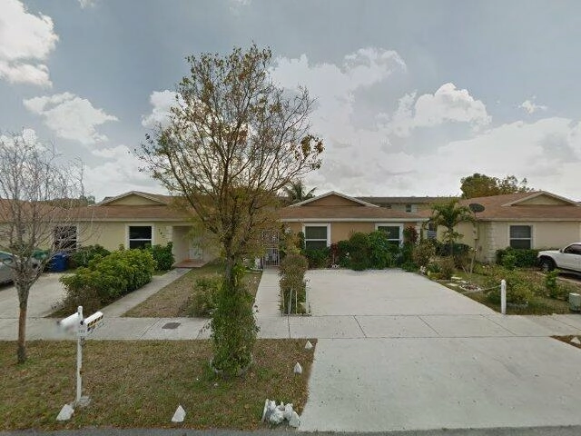 House image located at Miami, FL 33169
