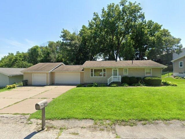 House image located at Muscatine, IA 52761