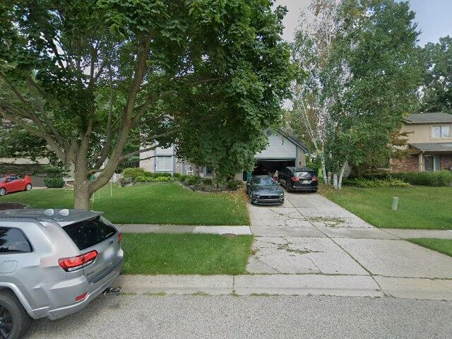 House image located at Wixom, MI 48393