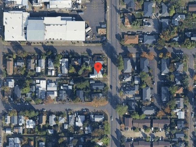 House image located at Eugene, OR 97402