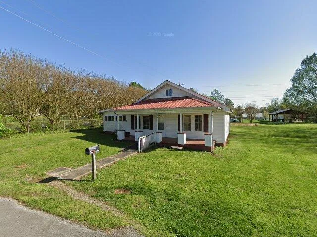 House image located at Pikeville, TN 37367