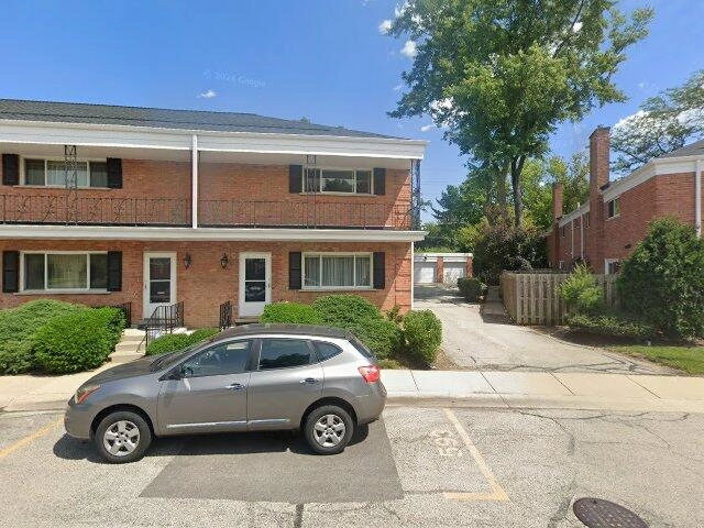 House image located at Barrington, IL 60010