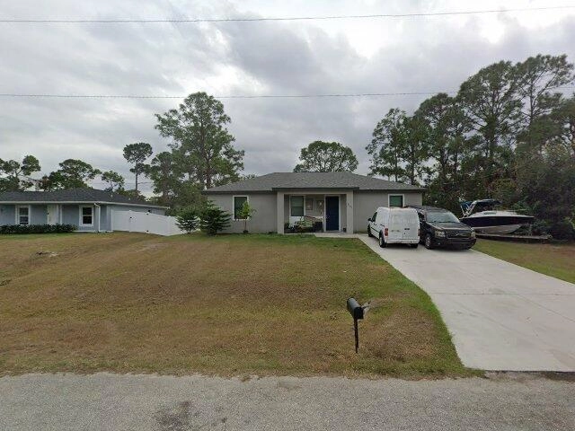 House image located at Labelle, FL 33935
