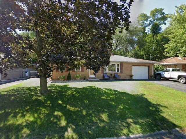 House image located at Pekin, IL 61554