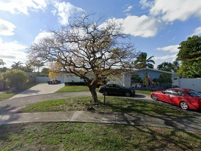 House image located at Miami, FL 33173