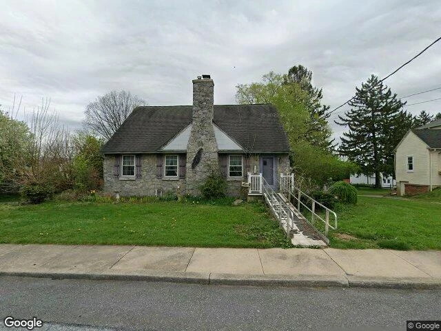 House image located at New Holland, PA 17557