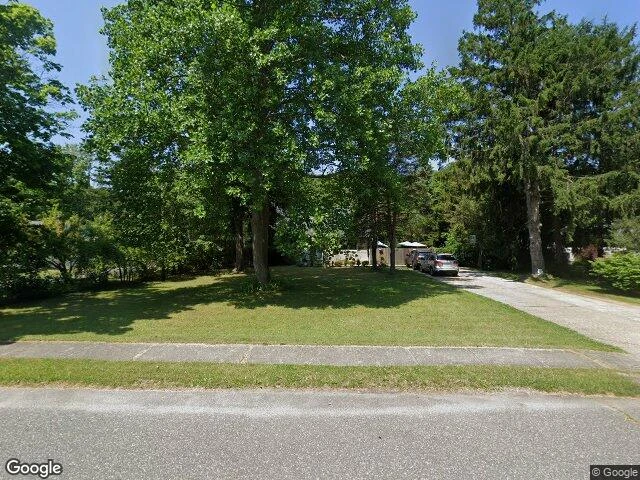 House image located at Bayport, NY 11705