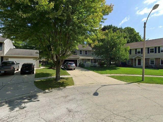 House image located at Saint Charles, IL 60174