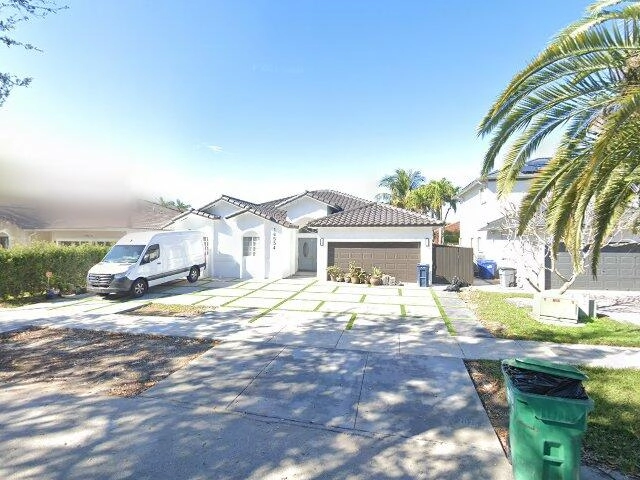 House image located at Miami, FL 33196