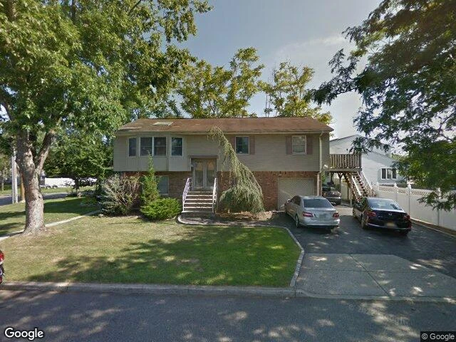 House image located at West Islip, NY 11795