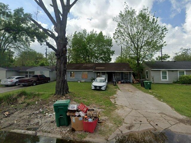 House image located at Houston, TX 77033
