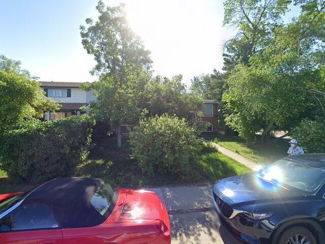 House image located at Davenport, IA 52803